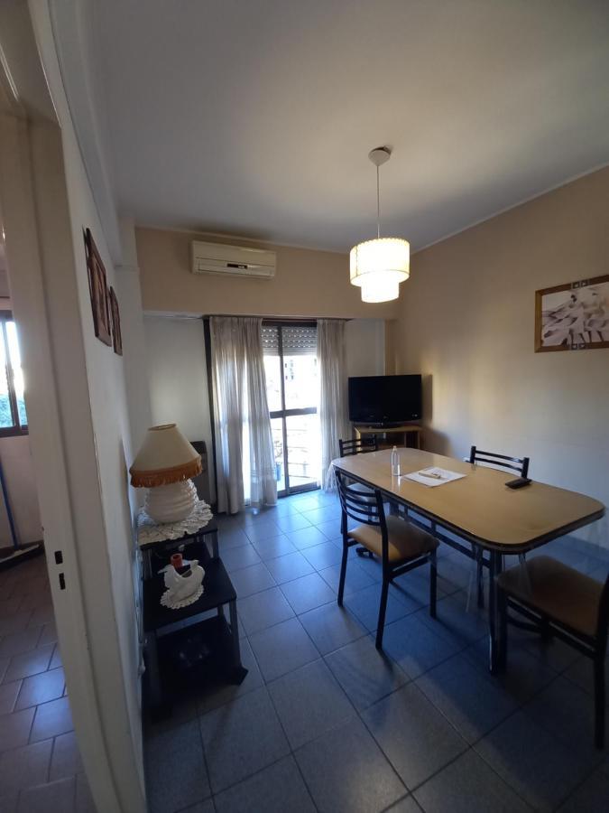Temporario La Plata Centro Balcon Al Frenteアパートメント エクステリア 写真