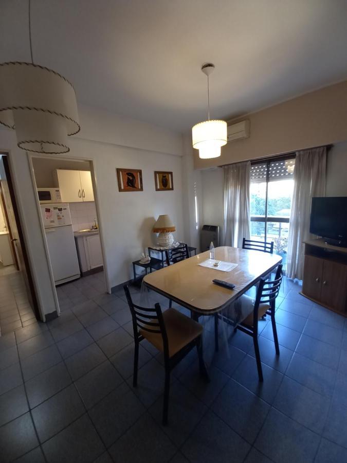 Temporario La Plata Centro Balcon Al Frenteアパートメント エクステリア 写真