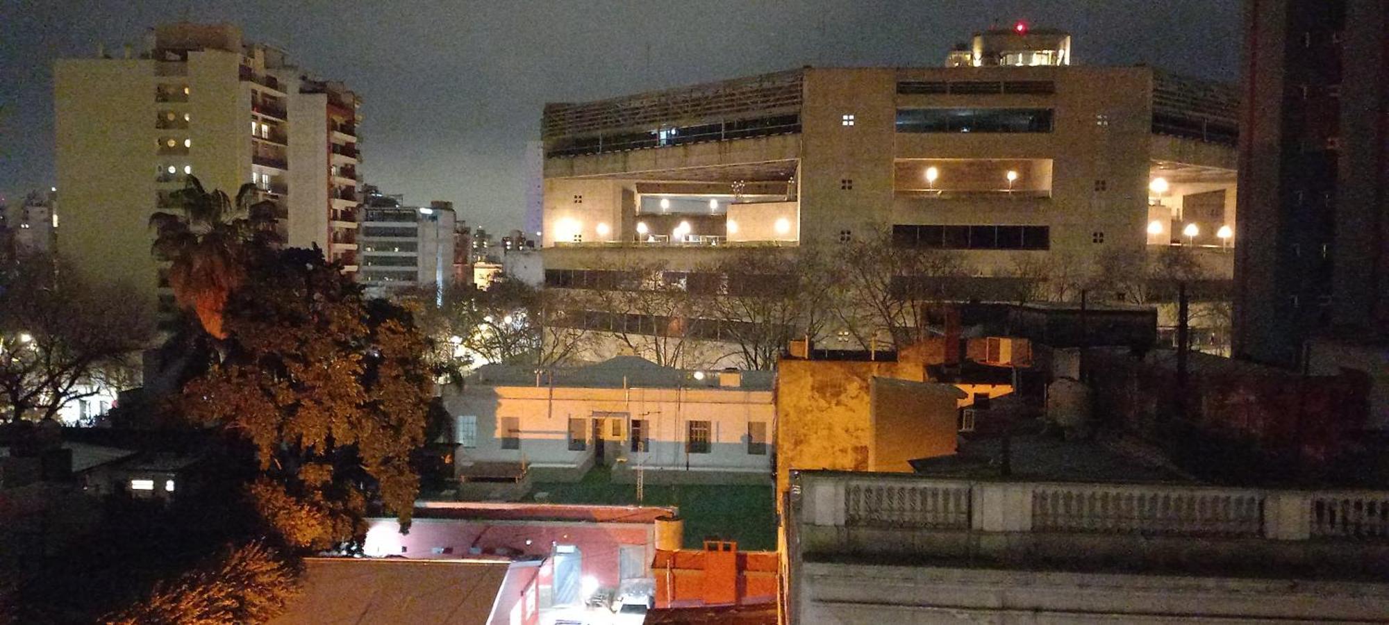 Temporario La Plata Centro Balcon Al Frenteアパートメント エクステリア 写真